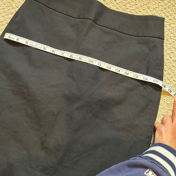 Banana Republic Black Pencil Skirt - Picture 3 of 7
